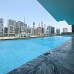 Easygo - Binghatti Canal Burj Khalifa View 1 Bedroom