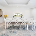 Vacay Lettings -Private Pool & Beach Villa At Palm Jumeirah