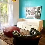 Norton Court Apt Motorcity