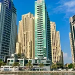 Beautiful Close To Beach Dubai Marina Apartment