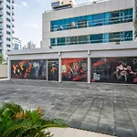 Lux Spectacular Dubai Marina View Apartment