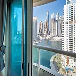 Lux Spectacular Dubai Marina View Apartment