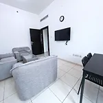 Al Badaa Star Residence - Home Stay
