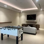 Luxurious 2Br Apt At Blue Waters, Near Marina Mall