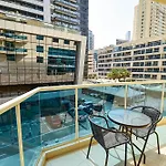 Luxury Escapes - Budget Studio With Balcony, Yacht Bay Marina