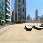 Ultimate Stay / 5 Min Walk From Dubai Mall / 5 People / Downtown Boulevard