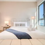 Peaceful 4Br Penthouse With Assistant Room At Le Pont Jumeirah By Deluxe Holiday Homes