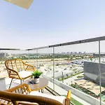 Fully Furnished I Lagoons View I District One