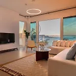 Magical Jbr Apt With Private Beach Access!