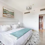 Fairmont North 2Br Full Sea View