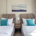 Frank Porter - Majestique Residence 2