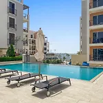Spacious 1 Bed In La Mer - 1 Min To The Beach