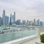Marina Vista Luxury: 1-Br With Breathtaking Views