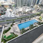 3 Bedrooms Forte Tower 1- Downtown Skylight