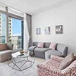Stylish 1 Bedroom In Dubai Marina