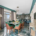 First Class 2Br Stunning Fountain View