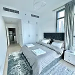 Modern Dubai Marina Apartment
