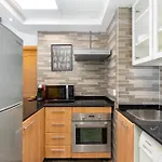 Marina Views - Walking Distance To Beaches - Cityapartmentstay