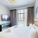 Luxury 2 Bedroom With View-Dubai Business Bay