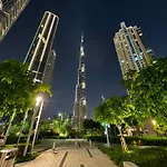 Downtown Luxury - Stunning Burj Khalifa View - 5 Minutes Walk To Dubai Mall