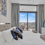 Stylish 2Br For 6 With King Beds, Pool, Gym In Jvc
