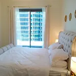 Luxury 1-Br Apt Near Burj Khalifa And Dubai Mall
