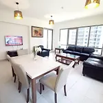 Luxury 1-Br Apt Near Burj Khalifa And Dubai Mall