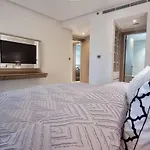 Luxury Paramount Hotel Apt B327