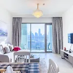Downtown Views Live At Dubai Mall