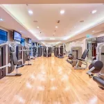 Stunning 1-Bedroom Apartment With Full Burj Khalifa View - 5-Min Walk To Dubai Mall