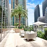 Lux The Downtown Sea View Suite