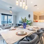 Sumptuous 3Br With Assistant Room At Act One Act Two Tower 2 In Downtown Dubai By Deluxe Holiday Homes
