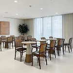 Chic Apartments In Marina Vista Emaar Beachfront