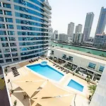 2 Bedroom Escape With Relaxing Marina Views