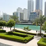 2 Bedroom Escape With Relaxing Marina Views