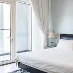 Aws Holiday Homes - Luxury Living Besides Canal