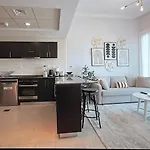 Luxurious 1 Bedroom Apartment In The Dubai Marina!