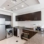 Luxurious 1 Bedroom Apartment In The Dubai Marina!