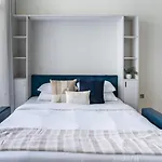 Guestready - Lavish Studio With Burj Khalifa Views
