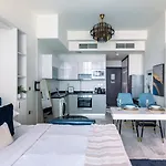 Guestready - Lavish Studio With Burj Khalifa Views