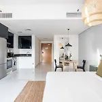 Guestready - Modern Grey With Pool And Gym