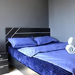 Urban Panda Skyview Homestay Jbr
