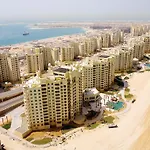 Breathtaking 3 Beds ,Beach Access, Fully Upgraded