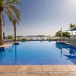 Breathtaking 3 Beds ,Beach Access, Fully Upgraded