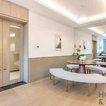 1Br Belgravia Apartment With Pool View
