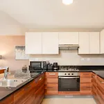 Prime Retreats - Sparkle Tower Marina