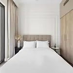 Vayk - Great Location 2 Bd Apartment
