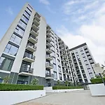 Vayk - Great Location 2 Bd Apartment