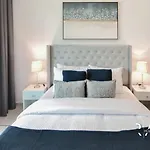 Rare Holiday Homes - Full Marina View - Panoramic Tower - Dubai Marina - R204