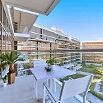 Bnbme - Th8 Palm Hotel